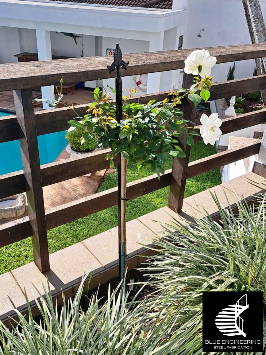 Garden Accessories - Wrought Iron Rose Stake