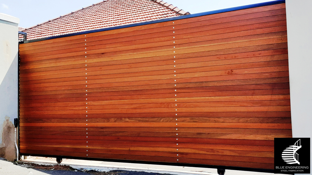 Horizontal Slat T&G Wooden Sliding Gate