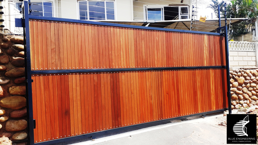 Vertical Slat T&G Wooden Sliding Gate