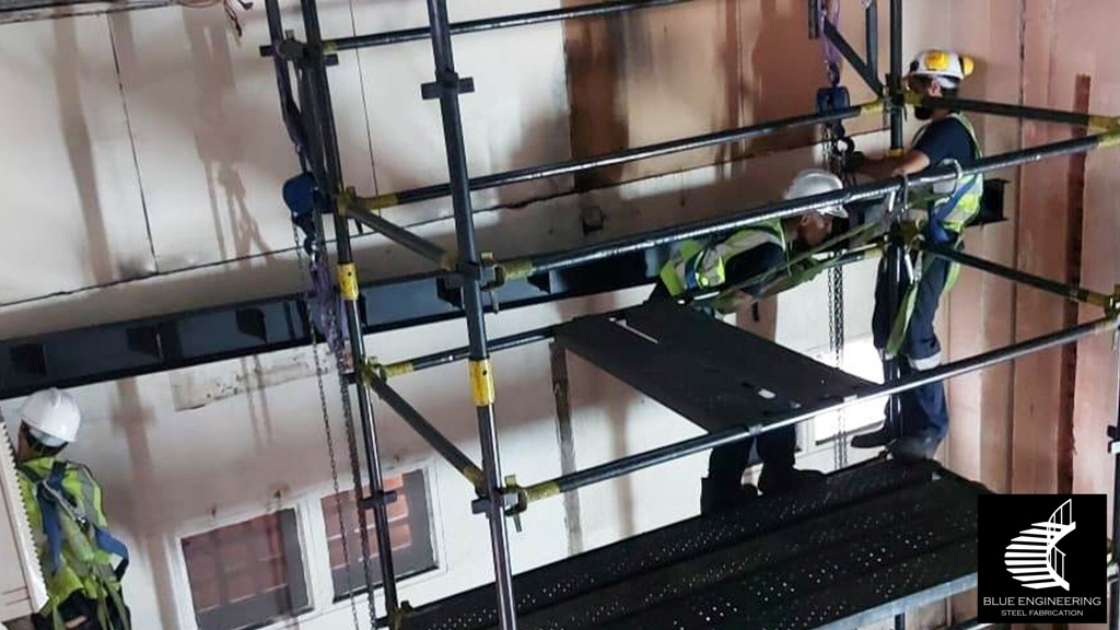 SAFETY FIRST - Mezzanine floor installation with the correct equipment, PPE, certified team and safety file