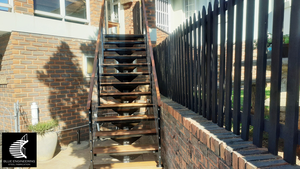Outdoor Mono Stinger Staircase with Wooden Treads