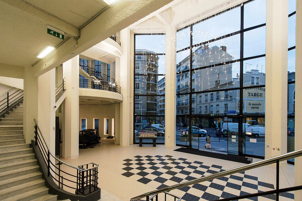 Entrance Facade with Double Enrance Doors