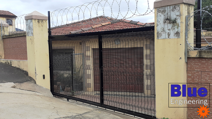 Plastic Coated Clear View Mesh Sliding Gate